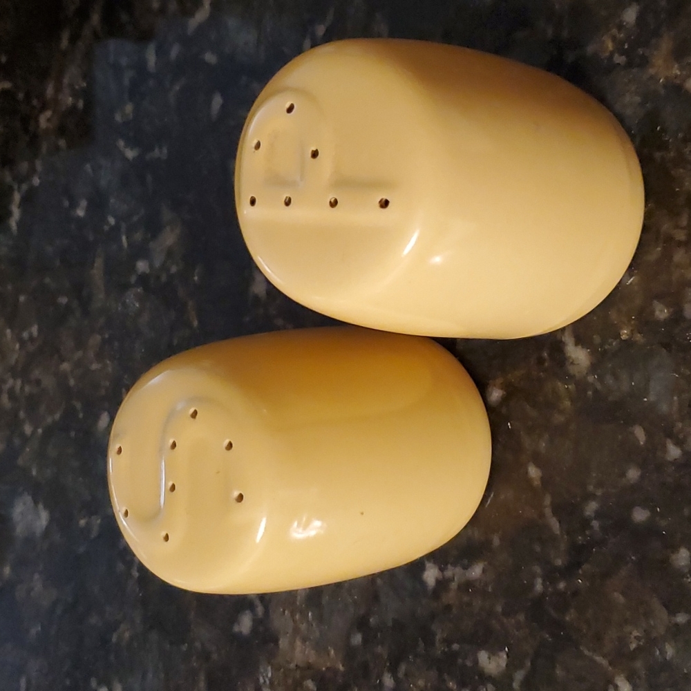 Pottery Raised Letter Salt & Pepper